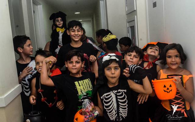 Condomínio Barra Sunday Comemora Halloween Com Muitas Brincadeiras e Festa Para as Crianças