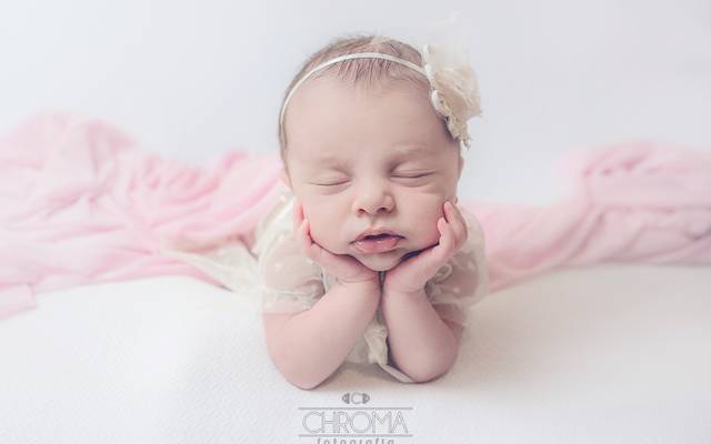 Newborn: o que saber antes de contratar o fotógrafo?