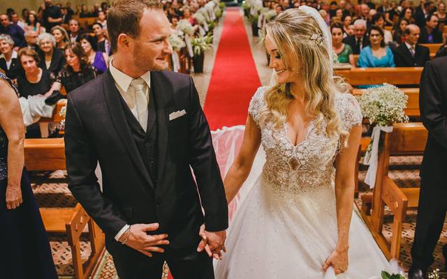 COMO NOS SENTIMOS AO CASAR | NA IGREJA | por Gabrielle Chiella