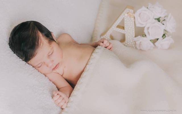 Diferença entre fotografia de newborn posada x newborn lifestyle