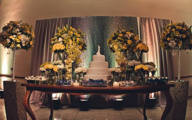 ESCOLHENDO A DECORAÇÃO.