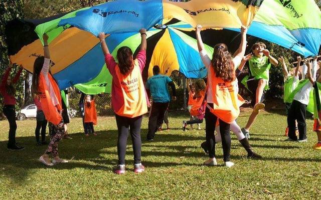 Jogos Cooperativos: A essência de trabalhar em equipe de forma divertida.