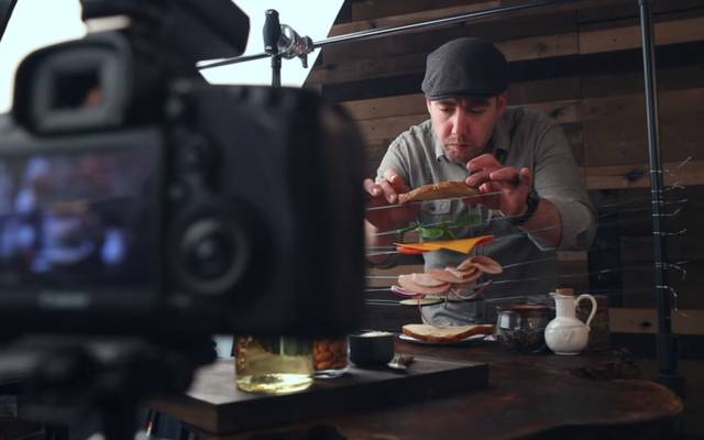 Como fotos de comida flutuando são feitas