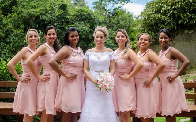 5 dicas para convencer as suas madrinhas a usarem os vestidos iguais.