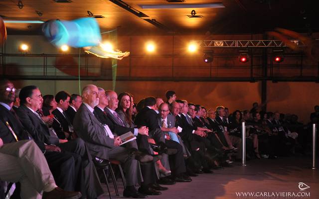 Para que contratar um fotógrafo se temos celular na empresa?