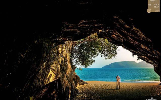 Fotógrafo em Ubatuba tem foto da Gruta que Chora entre as Melhores do Ano