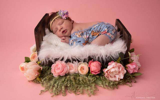How is a newborn session step-by-step
