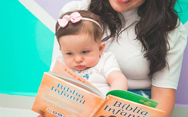 Saiba os principais benefícios da leitura para as suas crianças.