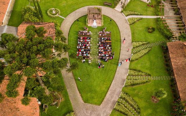 Saiba como o lugar escolhido para o seu casamento pode influenciar nas fotos