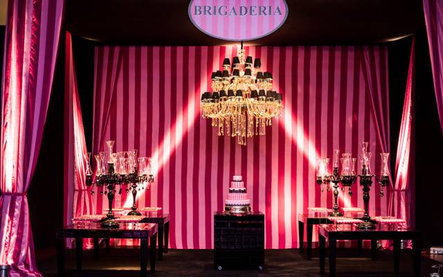 Fotos da Decoração: Victoria's Secret foi inspiração para tema de Festa de 15 anos em Sorocaba - SP