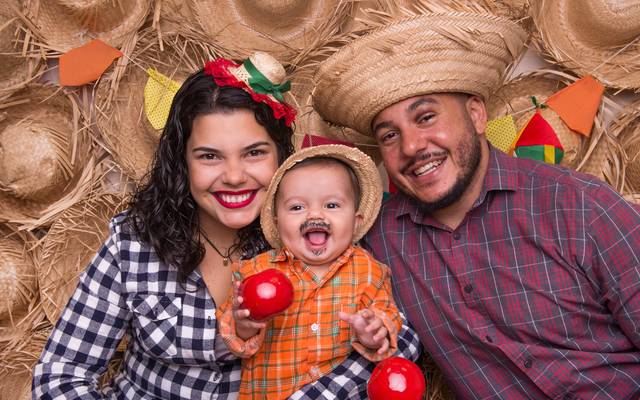 Sessão fotográfica em estúdio no Rio de Janeiro - Tema Festa junina