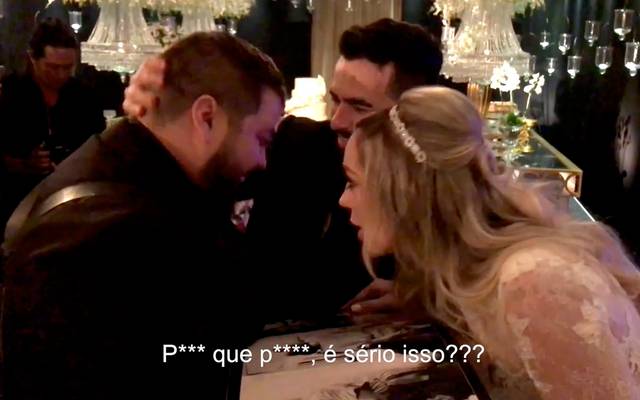 COMO ASSIM????? A NOIVA RECEBEU O ÁLBUM DO CASAMENTO, AINDA NO CASAMENTO ????