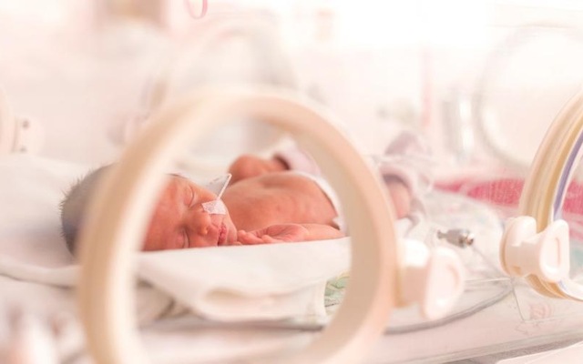 Demora para dar 1º banho no recém-nascido favorece amamentação