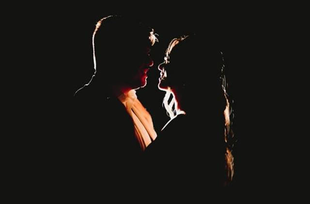 Vídeos Curtos de Trailer Albert e Bruna