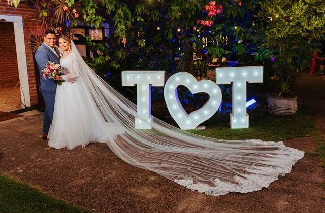 Vídeos Curtos de Trailer Tais e Thayron