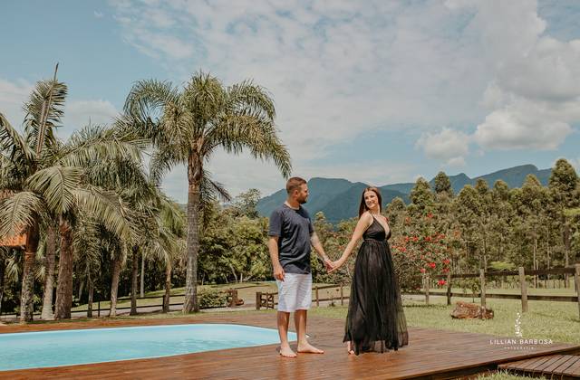 Casal de Carine e Thiago