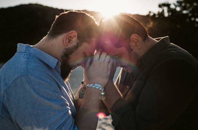 Ensaio Pré Wedding de Ensaio Pré Wedding Inesquecível na Praia da Juréia: Diego e Fernando