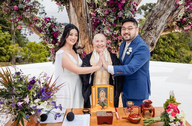 Casamentos de Gabriela e Alexandre: Um Casamento Abençoado pela Monja Coen no Villa Castanieri