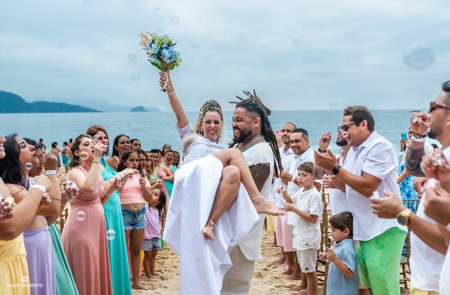Casamento de Casamento em Paraty: Destination Wedding na Praia de Trindade