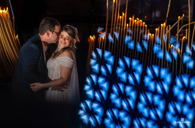 Ensaio de Casal de Noivado aos pés de Nossa Senhora Aparecida, um pedido de casamento abençoado no Santuário Nacional