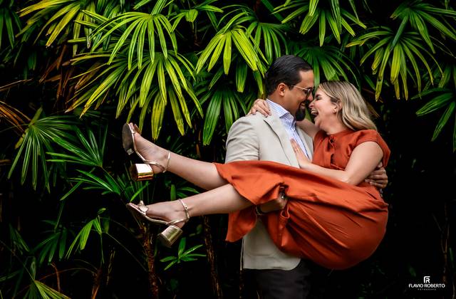 Ensaio de Casal de Um Ensaio de Casal surpreendente no Parque Burle Marx: amor e alegria vindos da República Dominicana