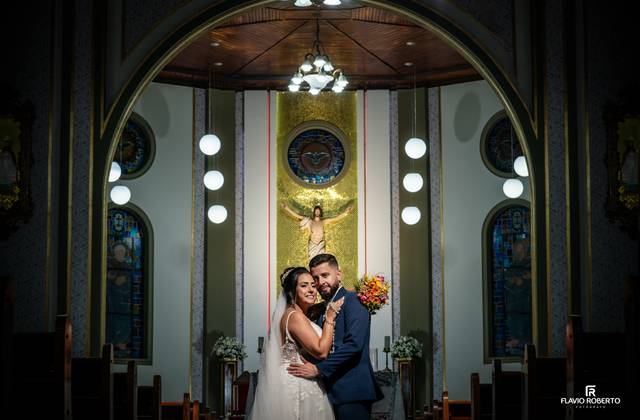 Casamento de Casamento de Vanessa e Doni: Emoção na Matriz Senhor Bom Jesus e Festa Animada no Recanto Vip