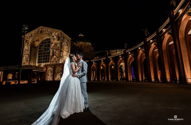 Casamento de Casamento no Santuário Nacional de Aparecida: eles viajaram mais de 500 km para viver esse momento único