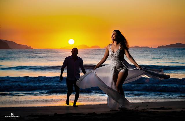 Pre Wedding de Pre Wedding na Praia do Félix em Ubatuba: um nascer do sol inesquecível