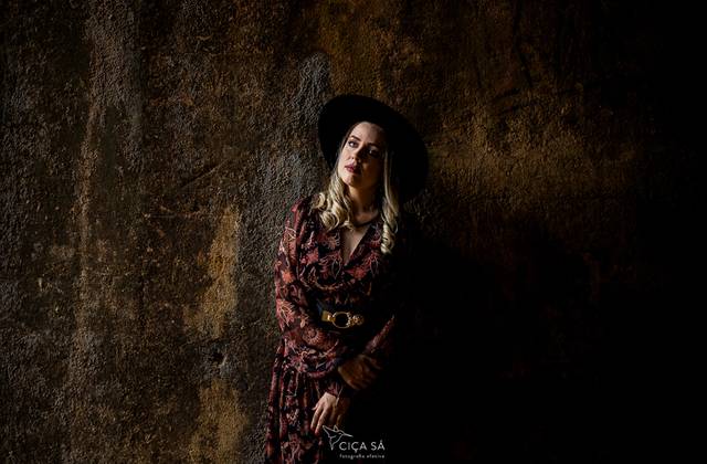 Retrato Feminino de Retratos de Yara