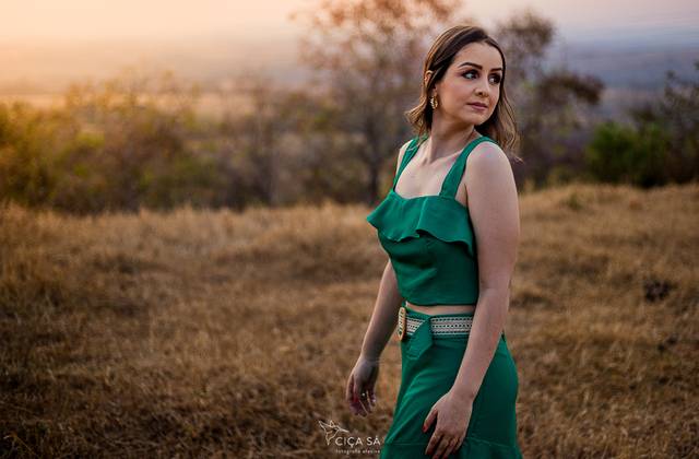 Retrato Feminino de Retratos de Thaís Batista