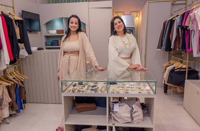 Evento de Atinada Moda Feminina inauguração