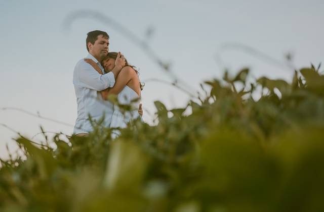 Casal de Larissa e João