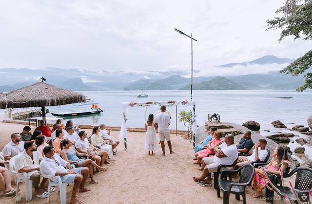 Casamento na Praia de Casamento na Ilha - Cássia e Diego