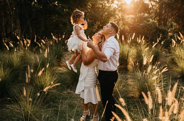 Pré-casamento de Ensaio Pré-Wedding de Fernanda e Kadu no Sítio das Borboletas: Um Pôr do Sol Cinematográfico