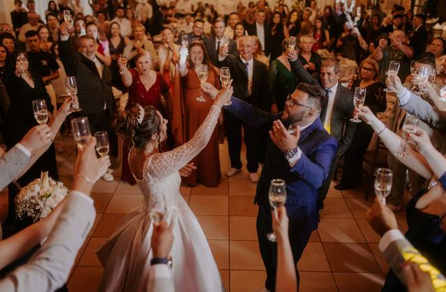 Casamento na Igreja de Michelle e Tiago na Igreja da Matriz - Tradição, Emoção e Festa na Cantina Tia Lina