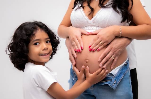 GESTANTE de DIANA À ESPERA DE HELENA 