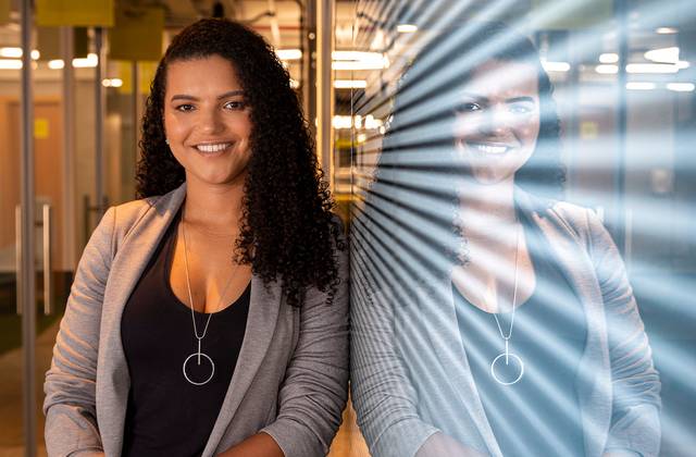 retratos de Tatiana Coelho, analista de mercado financeiro