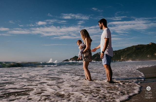 Documental de Família de Primeira vez do Tomás na praia em Floripa com a Mamãe e o Papai