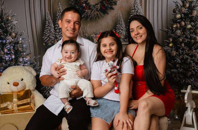 FAMÍLIA ESTUDIO de FAMÍLIA 