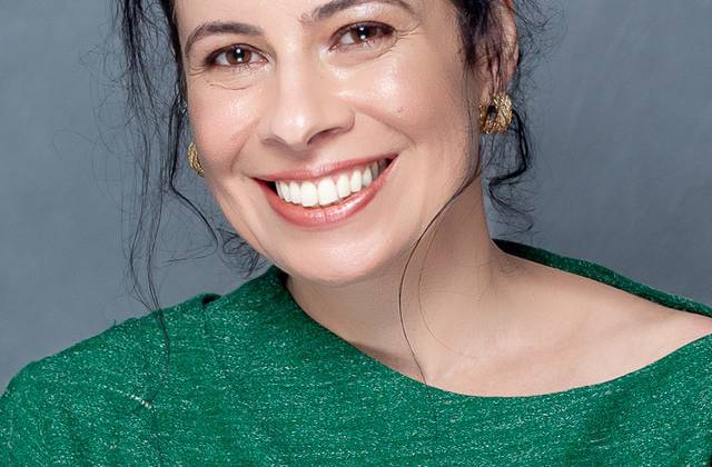 Retrato Corporativo de Claudia Resende