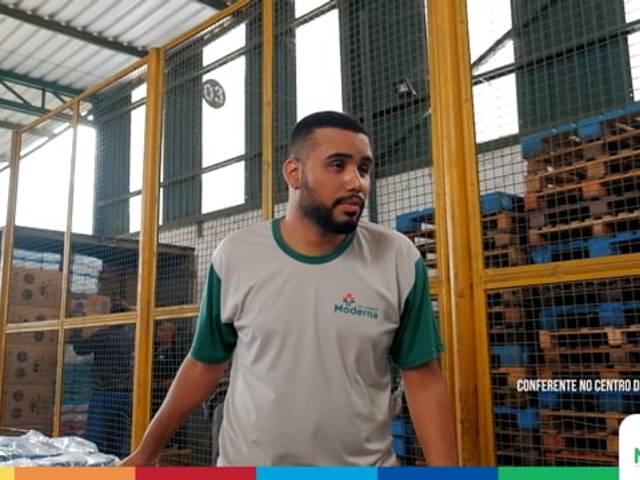 INSTITUCIONAL de Dia dos Pais Drograria Moderna