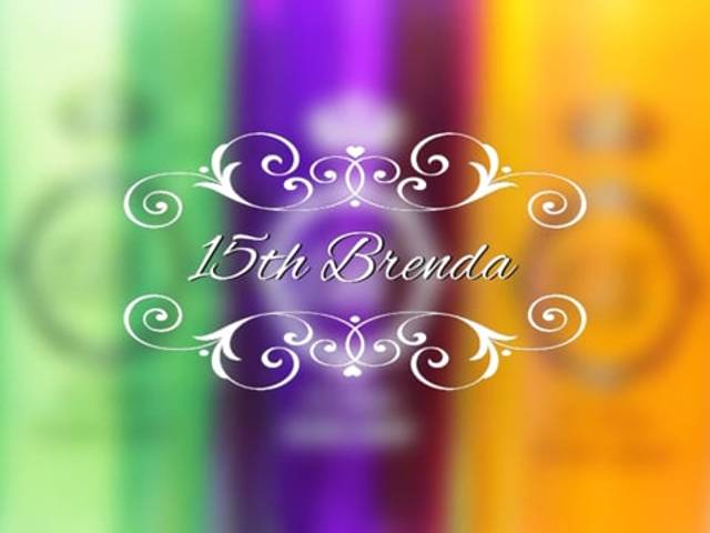 Filme de 15 Anos de 15th Brenda