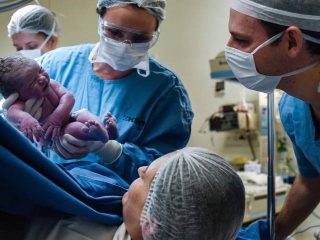 Hora do nascimento de Nascimentos 