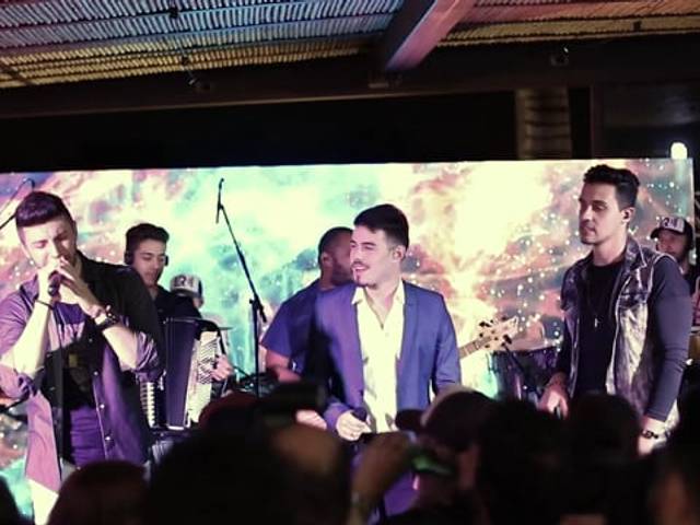 Videoclipes de Leandro & Romani - Feliz Dia do Ex 