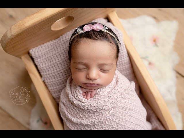 Newborn de Um ensaio newborn resumido em um vídeo curtinho