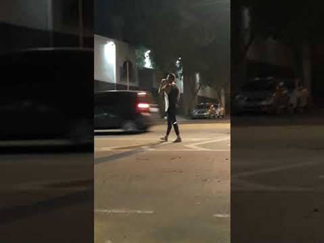 carnaval de Rafael Guinó cantando na RUA, LITERALMENTE - Chiclete com Banana