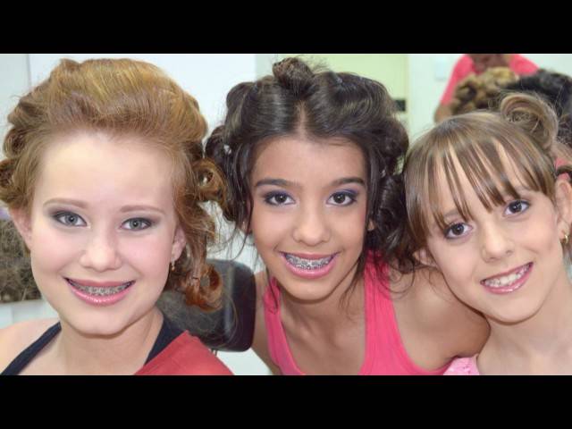 Vídeo de Retrospectiva - 15 anos Larissa Hellen