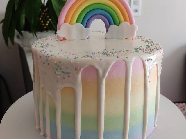 Bolos decorados de Arco - Íris