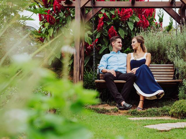 Ensaio de Anúncio de Casamento Georgia e Thiago