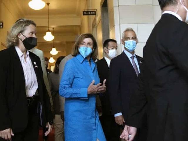 Notícias de China suspende cooperação com os Estados Unidos após visita de Pelosi a Taiwan 